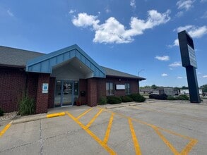 2309 E Empire St, Bloomington, IL for lease Interior Photo- Image 2 of 10