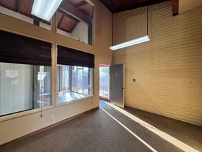 221 Locust St, Redding, CA for lease Interior Photo- Image 1 of 13