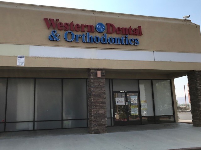 2140 E Palmdale Blvd, Palmdale, CA à louer - Photo du bâtiment - Image 2 de 12