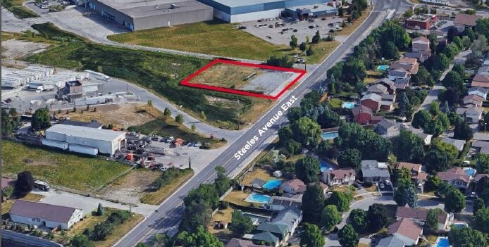 835 Steeles Av E, Milton, ON à vendre - Photo du bâtiment - Image 2 de 5