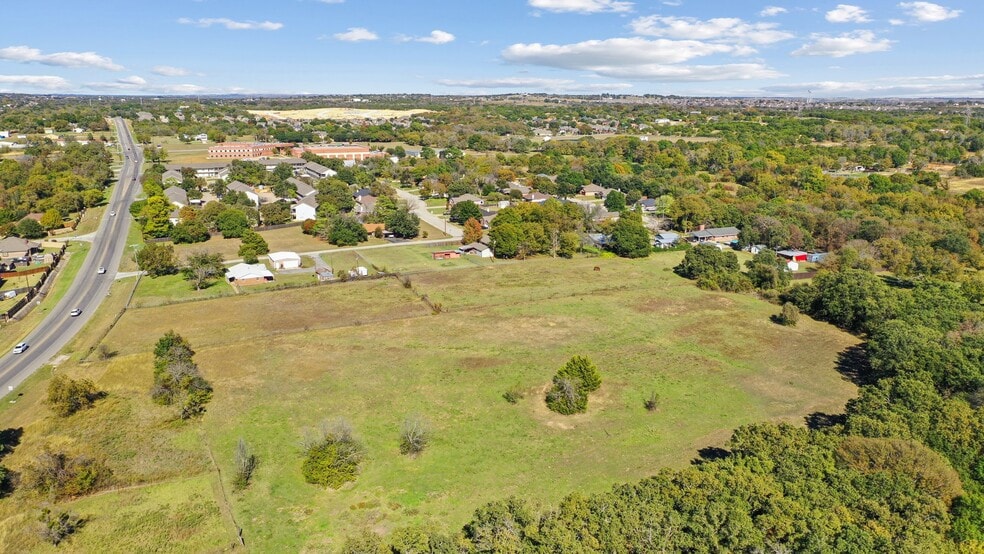2101 Fort Worth, Weatherford, TX for sale - Building Photo - Image 2 of 20