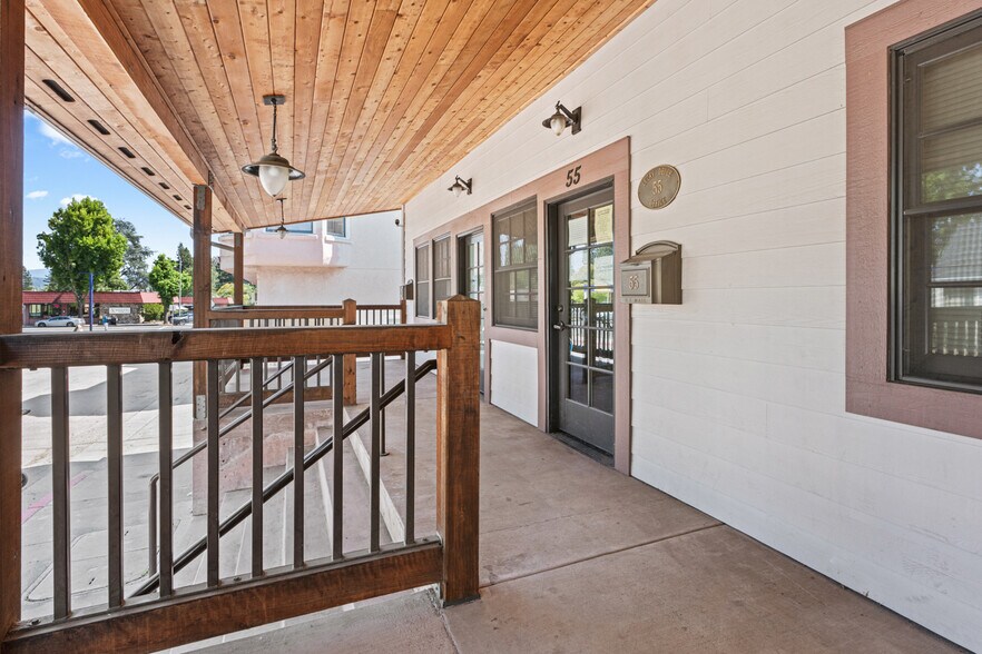 45 W Mendocino Ave, Willits, CA à vendre - Photo du bâtiment - Image 2 de 13