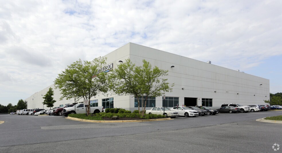1101 Hampton Park Blvd, Capitol Heights, MD for lease - Primary Photo - Image 1 of 14