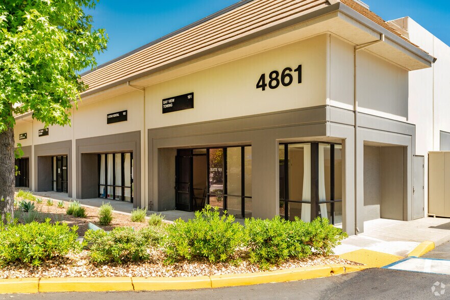 4861 Sunrise Dr, Martinez, CA à louer - Photo du bâtiment - Image 2 de 17