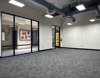 More details for 120 N Maclay Ave, San Fernando, CA - Office for Lease