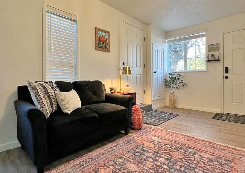 511 Spruce St SE, Albuquerque, NM for sale - Building Photo - Image 3 of 12