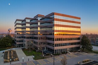 Plus de détails pour 1300 E Woodfield Rd, Schaumburg, IL - Bureau à louer