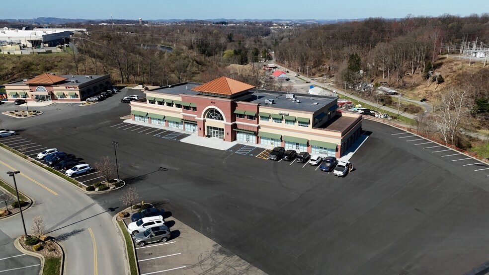 200 Fort Pierpont Dr, Morgantown, WV à louer - Photo du bâtiment - Image 3 de 97