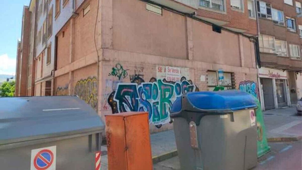 Retail in Ponferrada, León for sale - Building Photo - Image 2 of 5