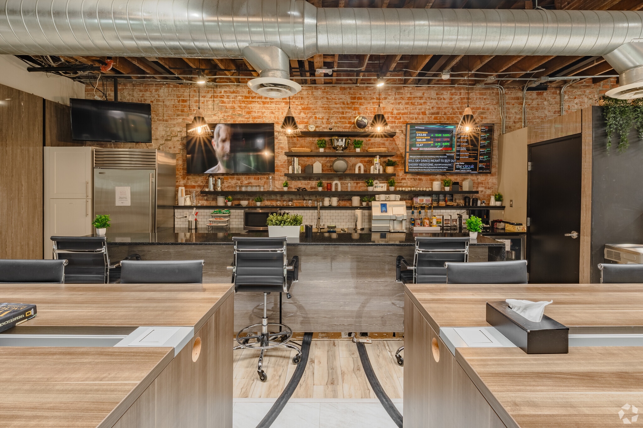 135 N Old Woodward Ave, Birmingham, MI for lease Interior Photo- Image 1 of 18