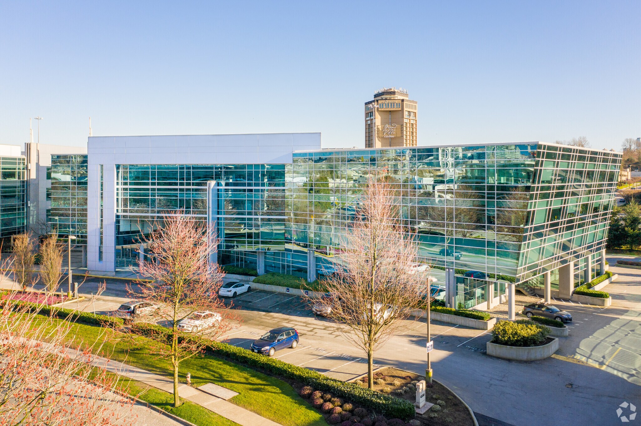 4350 Still Creek Dr, Burnaby, BC à vendre Photo principale- Image 1 de 1