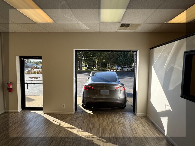 More details for 517 N Lake Ave, Twin Lakes, WI - Flex for Lease