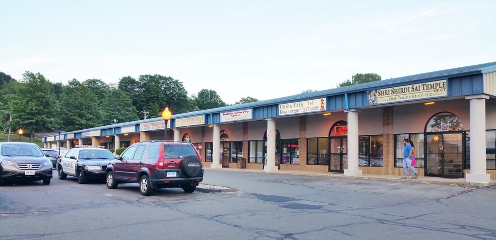 749 Saybrook Rd, Middletown, CT à louer - Photo du bâtiment - Image 3 de 5