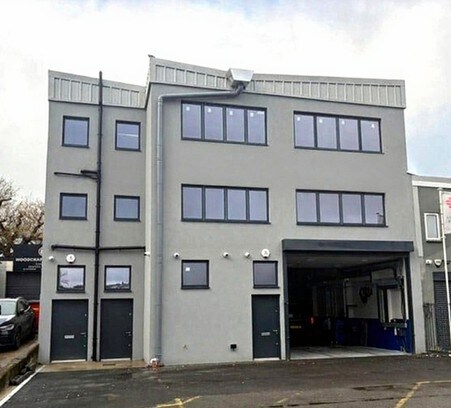 Stirling Way, Borehamwood à louer - Photo du bâtiment - Image 2 de 3