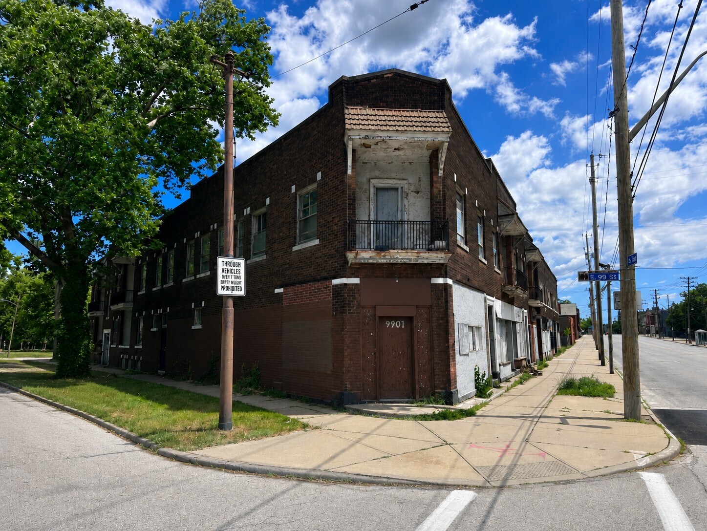 741 E 99th St, Cleveland, OH à vendre Photo du bâtiment- Image 1 de 6