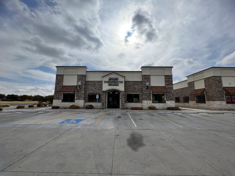 3908 98th st, Lubbock, TX for lease - Primary Photo - Image 1 of 7