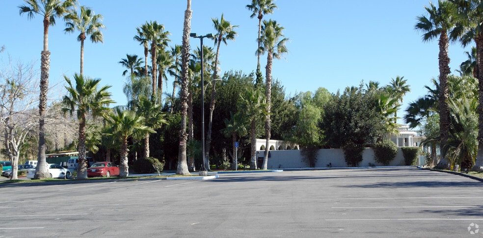 670 Kendall Dr, San Bernardino, CA à vendre - Photo principale - Image 1 de 12