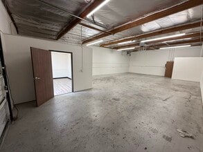 9850-9860 Owensmouth Ave, Chatsworth, CA for lease Interior Photo- Image 2 of 4