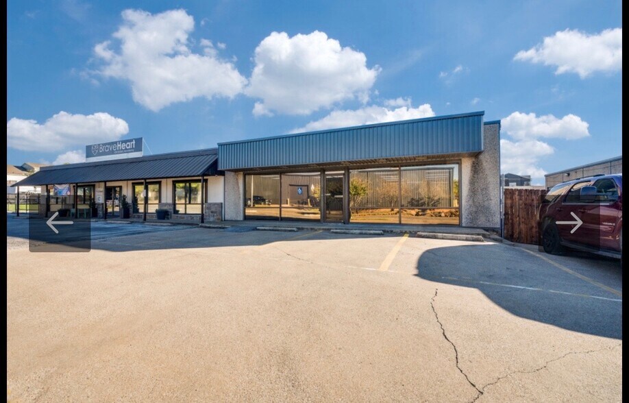 1018 W Main St, Arlington, TX à louer - Photo du bâtiment - Image 3 de 22