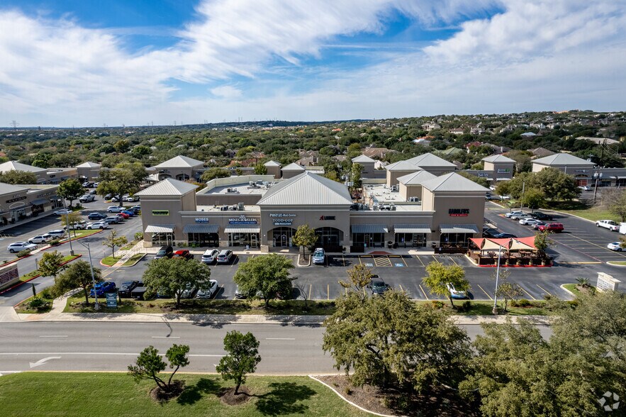 19141 Stone Oak Pky, San Antonio, TX à louer - Photo du bâtiment - Image 3 de 14