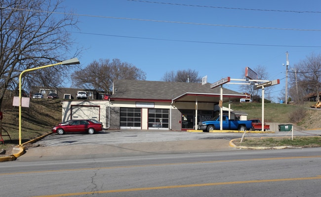 Plus de détails pour 4250 NE Antioch Rd, Kansas City, MO - Commerce de détail à vendre