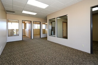 75145 St Charles Pl, Palm Desert, CA for lease Interior Photo- Image 1 of 4