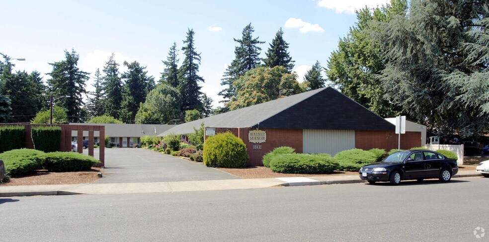 611 SE 139th Ave, Portland, OR à vendre - Photo principale - Image 2 de 34