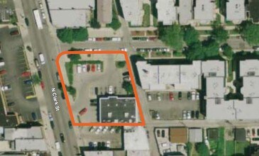 6725 N Clark St, Chicago, IL - Aerial  map view