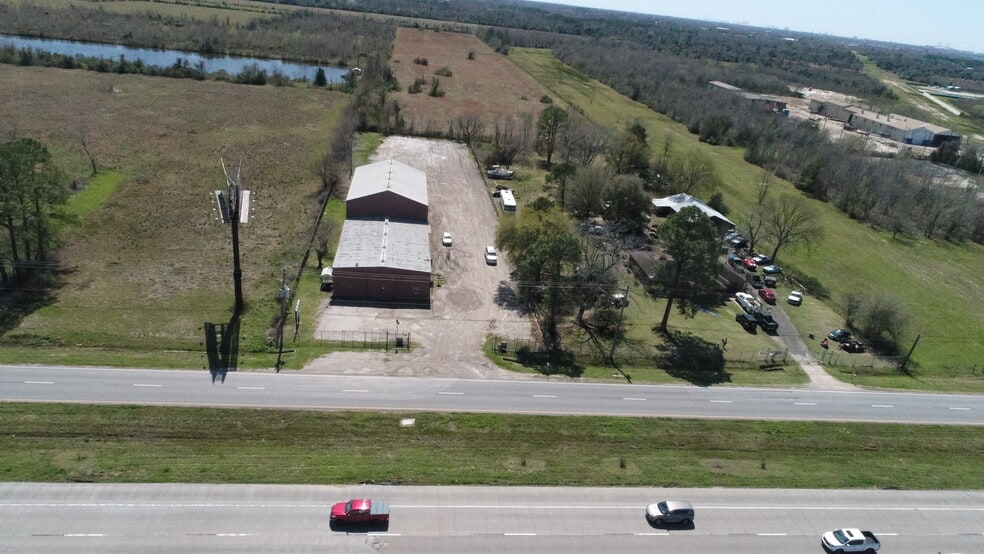 7108 East Fwy, Baytown, TX for sale - Building Photo - Image 2 of 5