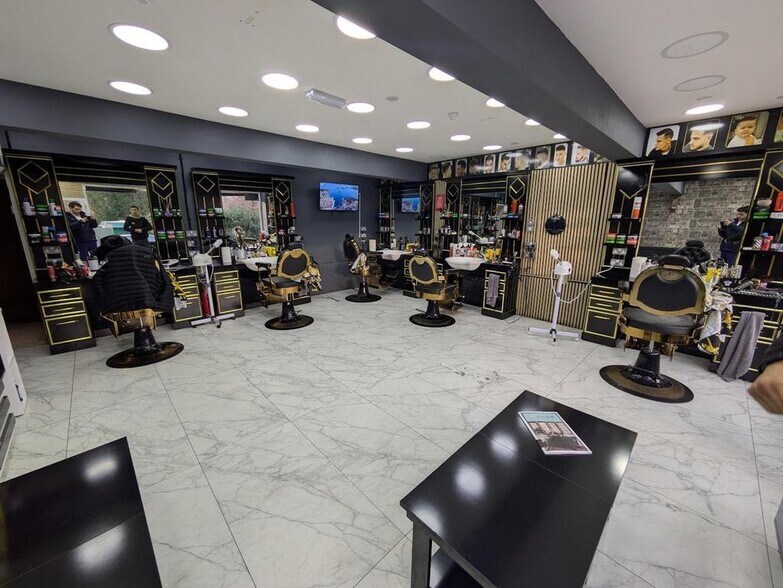 45 Church Rd, Godalming à vendre - Photo intérieure - Image 2 de 4