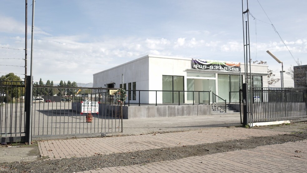 2828 Monterey Hwy, San Jose, CA for lease - Building Photo - Image 2 of 14