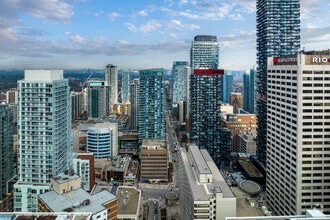 2323 Yonge St, Toronto, ON - Aerial  map view