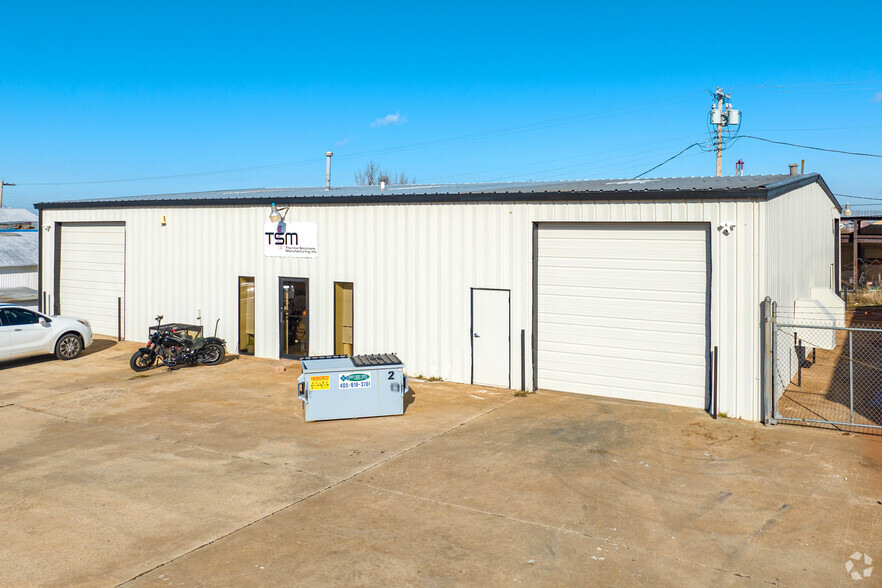 1017 SE 26th St, Oklahoma City, OK for lease - Primary Photo - Image 1 of 4