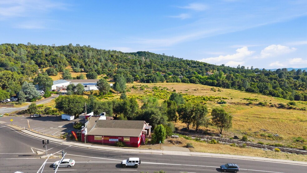 13613 Tuolumne Rd, Sonora, CA for sale - Building Photo - Image 2 of 7