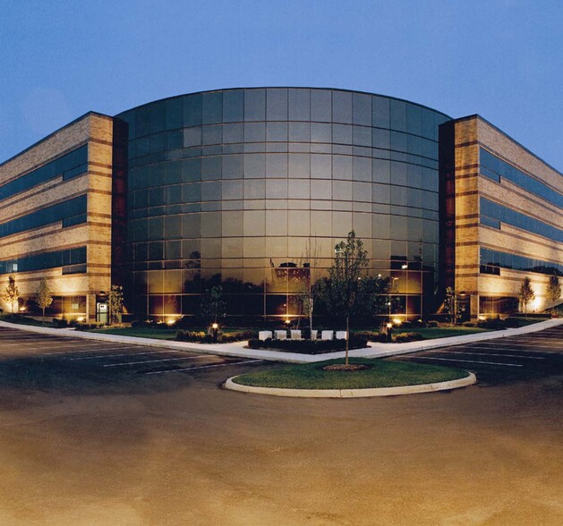 9960 Corporate Campus Dr, Louisville, KY à vendre - Photo du bâtiment - Image 1 de 10