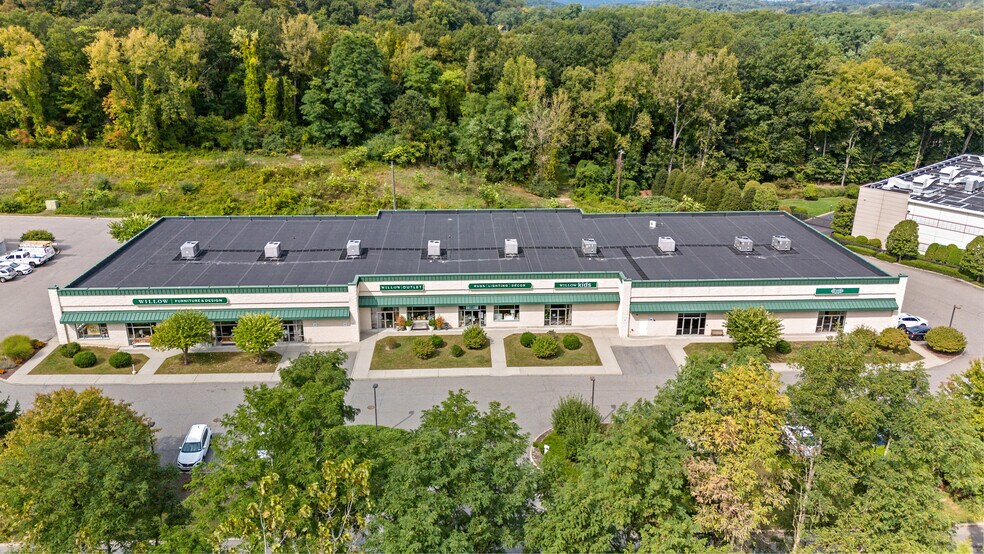 242 Route 117 Bypass Road, Bedford Hills, NY à louer - Photo principale - Image 1 de 10