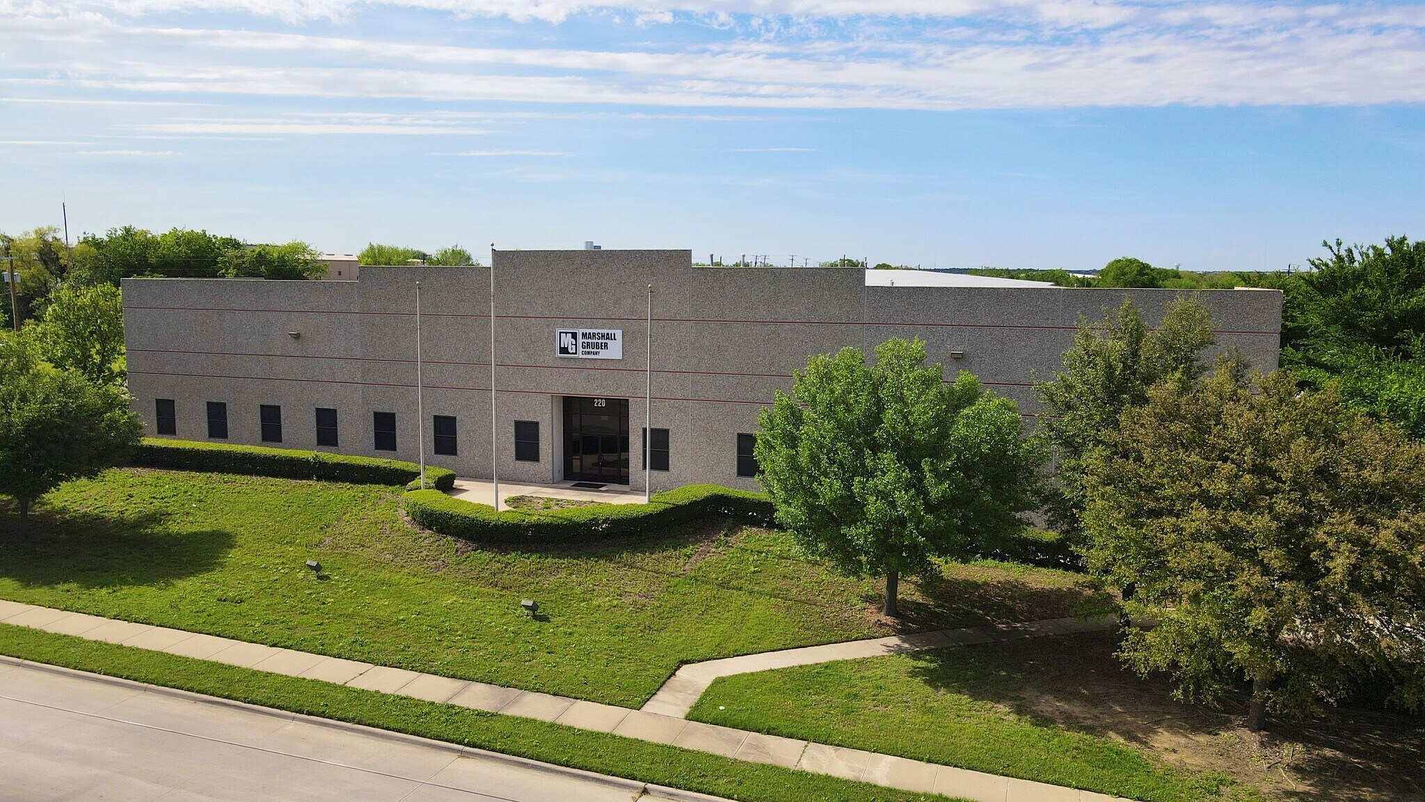 220 Airport Dr, Mansfield, TX à louer Photo principale- Image 1 de 10