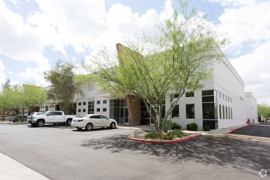 2222 W Parkside Ln, Phoenix, AZ à vendre - Photo du bâtiment - Image 2 de 10