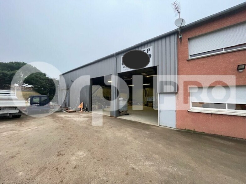 Industrial in Sainte Euphemie for lease - Building Photo - Image 1 of 9