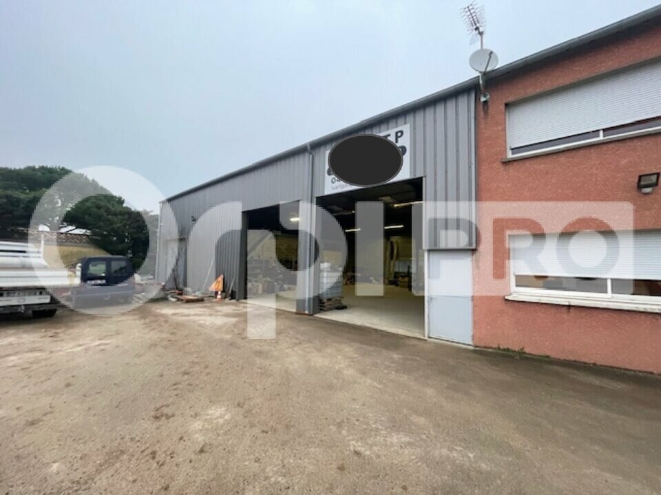 Industrial in Sainte Euphemie for lease Building Photo- Image 1 of 10