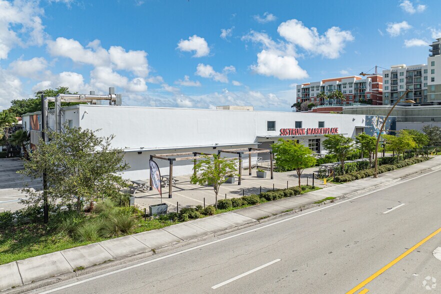 115 NW 6th St, Fort Lauderdale, FL à louer - Photo du bâtiment - Image 3 de 25