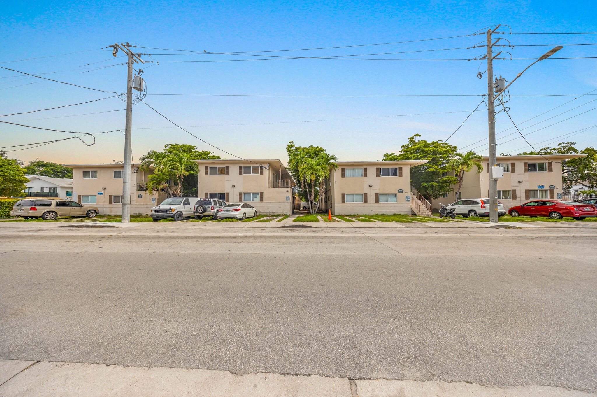 40-UNIT MULTIFAMILY PORTFOLIO portfolio of 4 properties for sale on LoopNet.ca Building Photo- Image 1 of 23