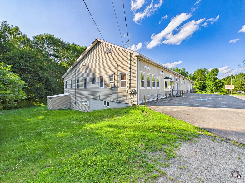 2880 Riverside Dr, Vassalboro, ME à vendre - Photo du bâtiment - Image 3 de 4