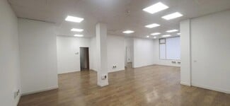 Plus de détails pour Multi-résidentiel à vendre