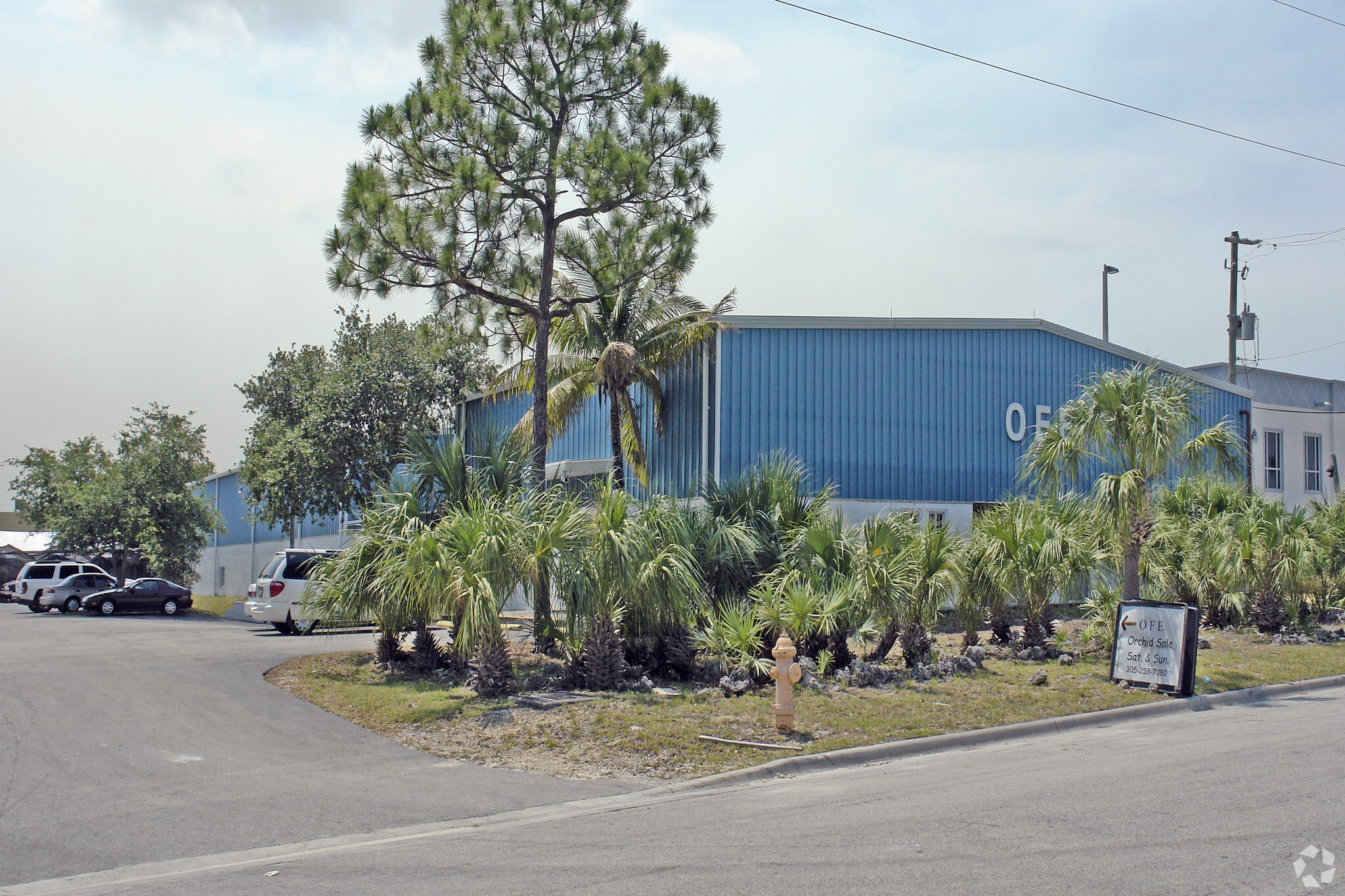 12100 SW 129th Ct, Miami, FL for lease Primary Photo- Image 1 of 4