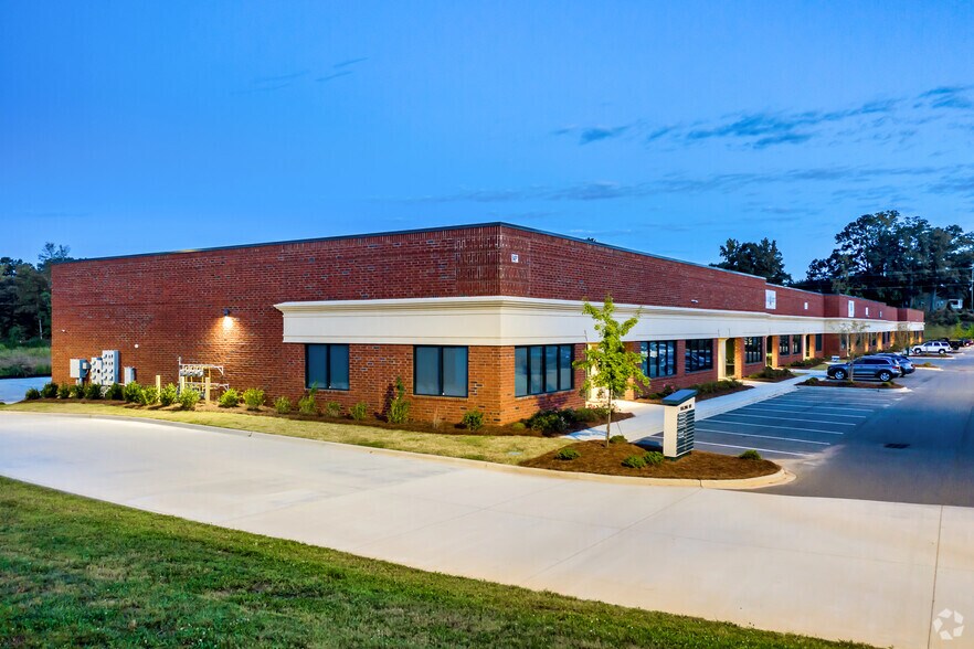 9499 Old Bailes Rd, Fort Mill, SC à louer - Photo du bâtiment - Image 2 de 11