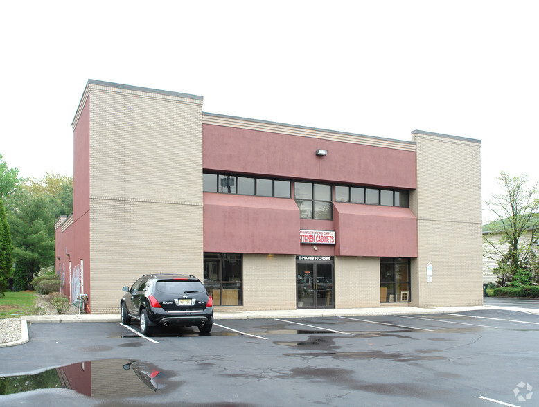 1314 Englishtown Rd, Old Bridge, NJ for lease - Primary Photo - Image 1 of 4