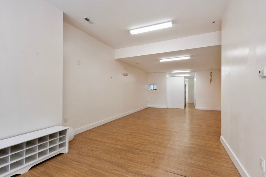 2719 W Girard Ave, Philadelphia, PA for lease - Interior Photo - Image 3 of 4