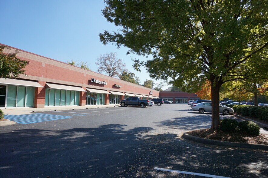 3000 Meadowlake Dr, Birmingham, AL à louer - Photo du bâtiment - Image 1 de 5