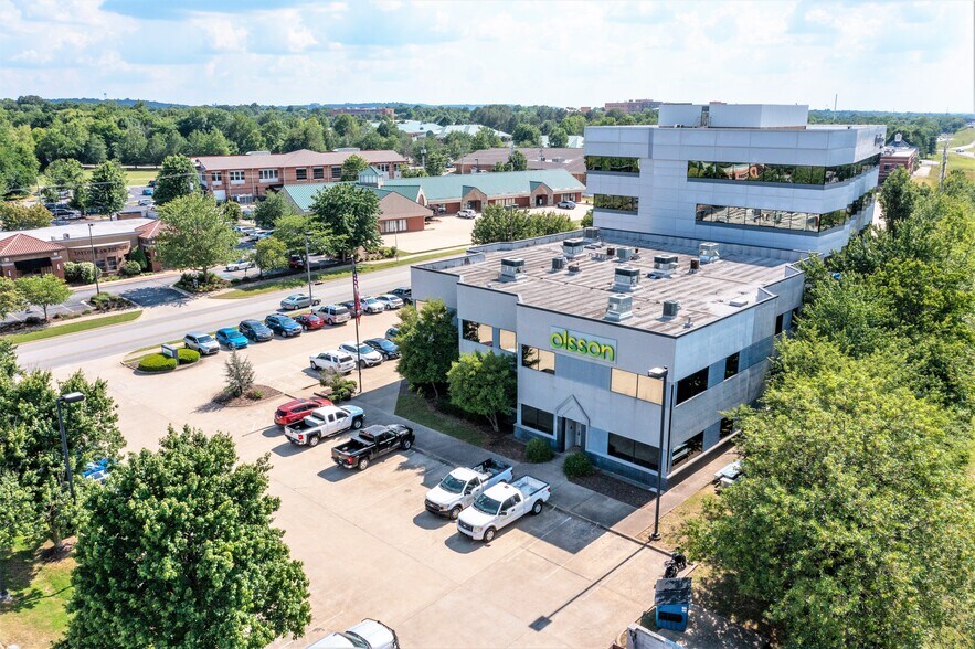 302 Millsap Rd, Fayetteville, AR à louer - Photo du bâtiment - Image 3 de 5